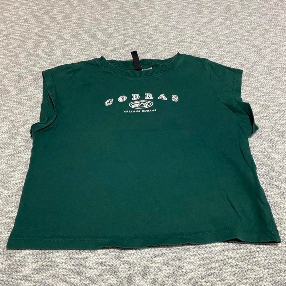 Divided green cropped tee Arizona Cobras front logo size S. SKU-A342#croptop